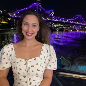 Meet your Posher, Debora